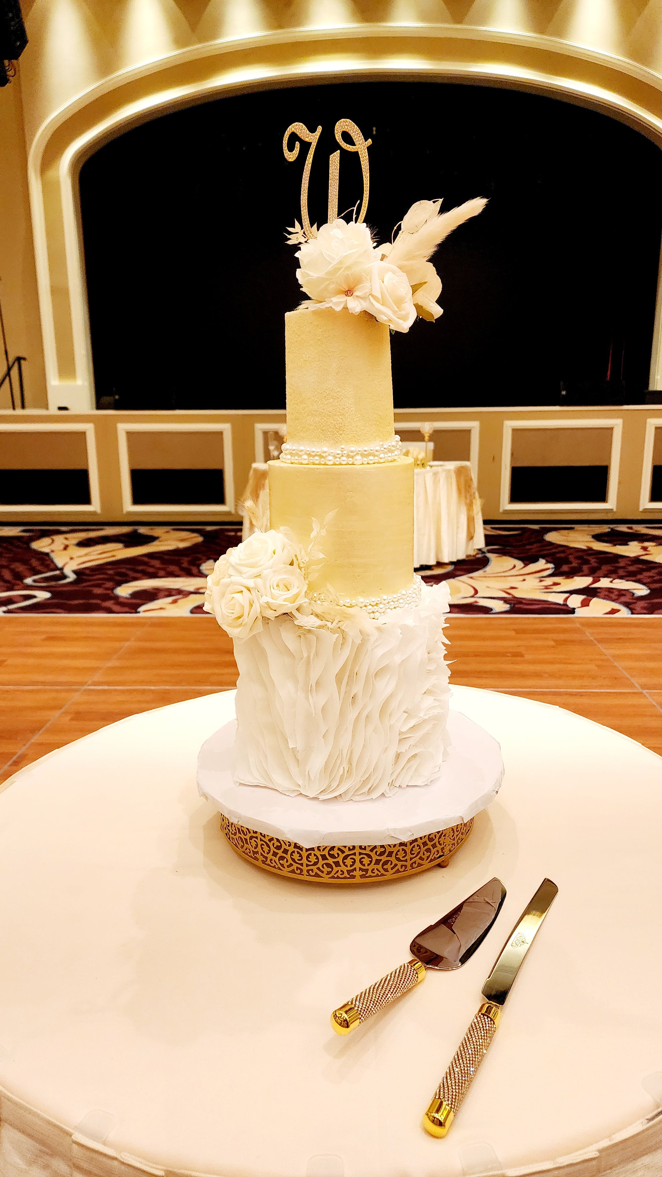 Golden Dress Wedding Cake | Lolo Sweet And Event